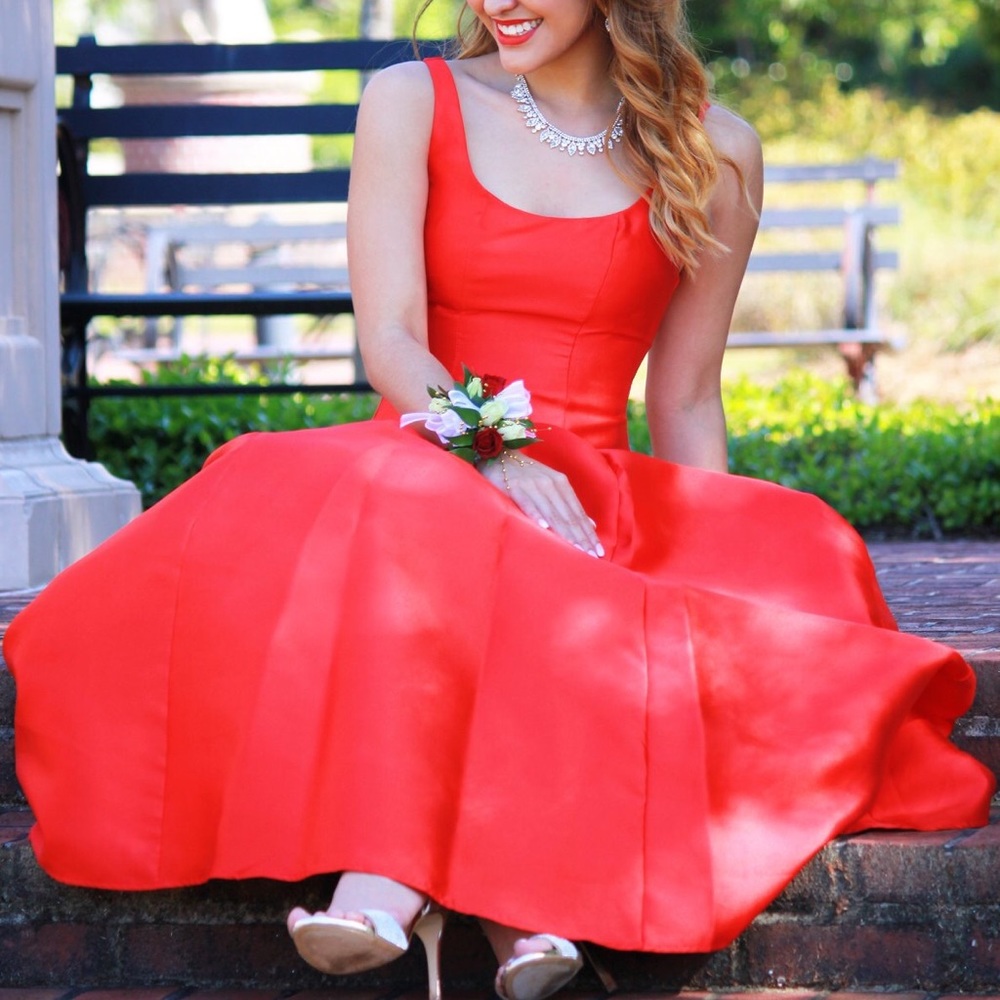 Prom Dress - Picture 2 of 4